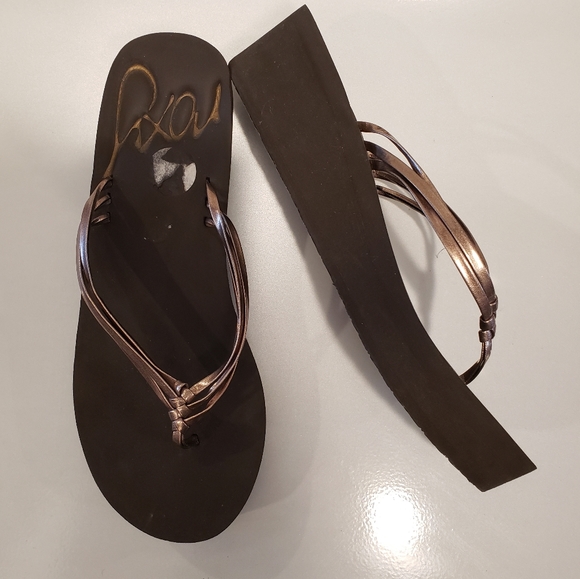 Roxy Platform Brown Criss Cross Flip Flop Sandals